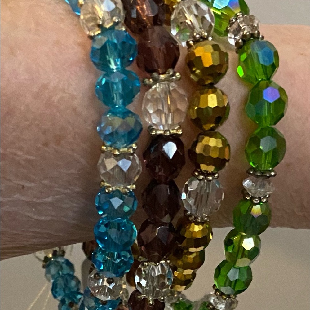 NEW 8 Acrylic stretch bracelets-NO DISCOUNTS